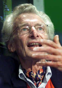 Muere el escritor holandés Harry Mulisch